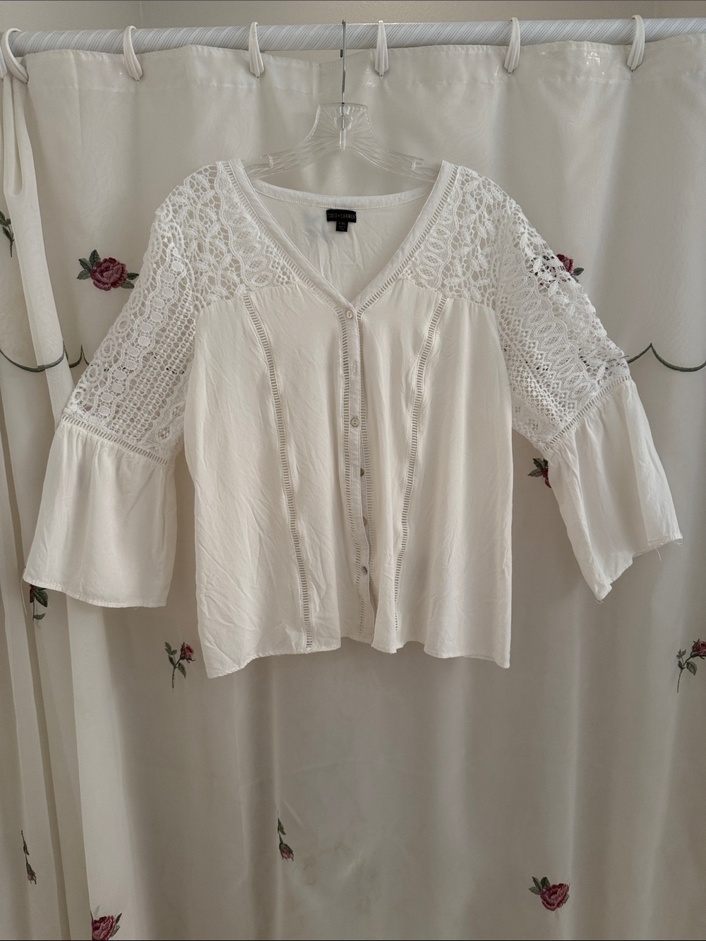 Coco + Carmen White Button-Front Lace Yoke Blouse
